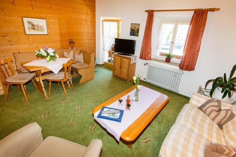 Cafe Chiemgau Und Gaestehaus Ruhpolding Dış mekan fotoğraf
